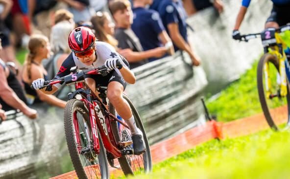 Sina Frei vise le titre mondial en cross-country