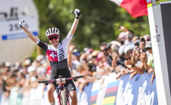 Sina Frei sacrée en cross-country, Nicole Koller 3e