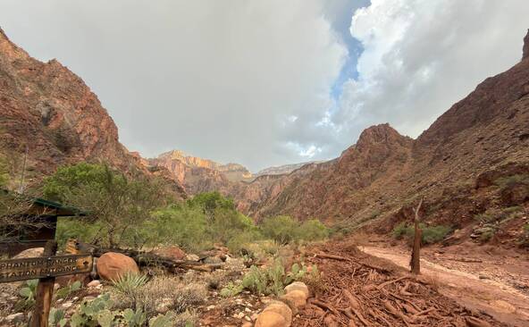 Crue dans le Grand Canyon: plus de 20 personnes recherchées