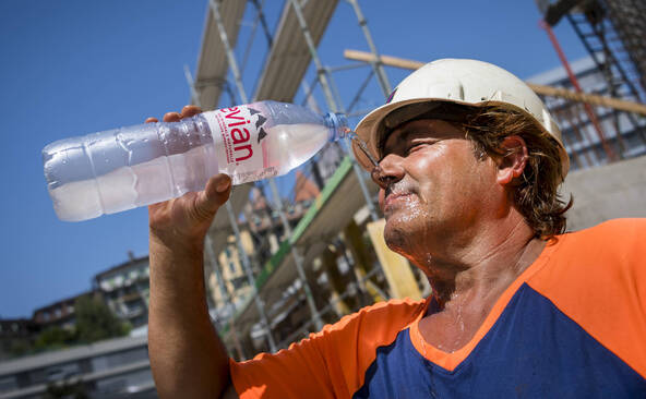 Canicule: Unia dénonce le non-respect des mesures sur les chantiers