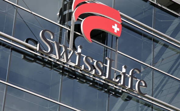 Swiss Life progresse au premier semestre et supprime des postes