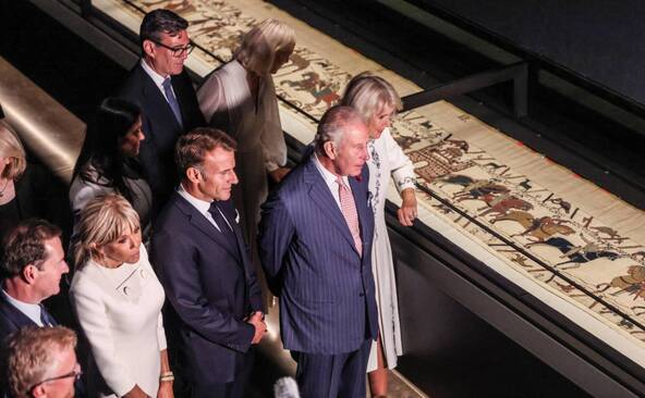 Macron à Londres pour voir la tapisserie de Bayeux
