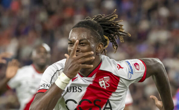 Sion renverse Bâle, Servette battu à la 94e