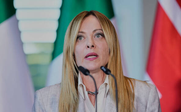 Giorgia Meloni bat un record de longévité et lance sa campagne 2027