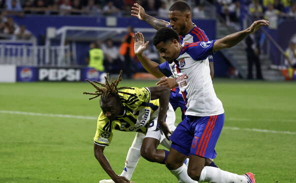 Zachary Athekame marque son premier but pour Lyon