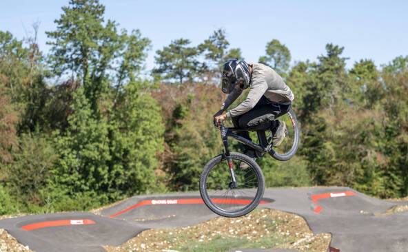 Le plus grand bike park de Romandie ouvre samedi à Porrentruy