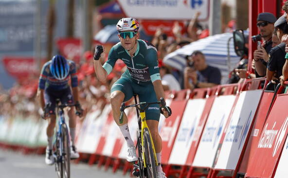 Van Aert lève encore les bras sur la Vuelta, Mas reste leader