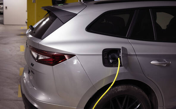 Automobile: l'électrique toujours plus avantageux que le thermique