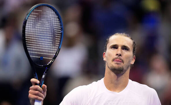 Zverev enchaîne une deuxième victoire en trois sets
