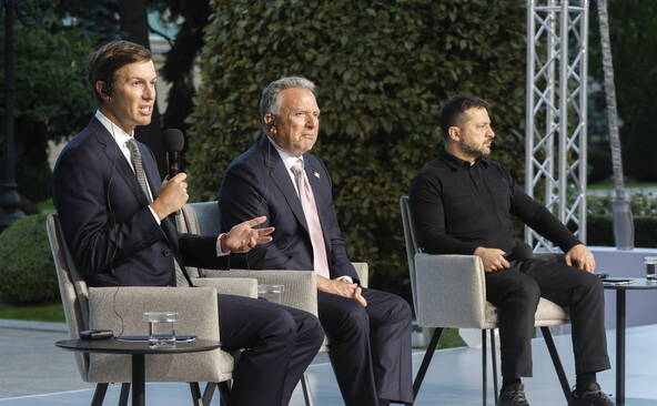 Zelensky table sur des discussions Ukraine-Russie-USA en septembre