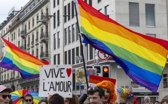 Des victimes témoignent des dégâts des thérapies de conversion