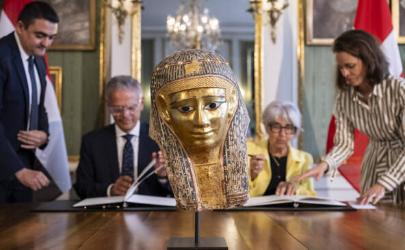 La Suisse restitue à l'Égypte un important masque funéraire antique