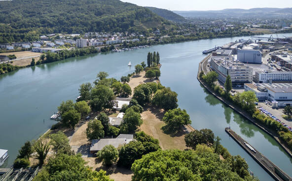 La chimie-pharma pèse sur le commerce extérieur suisse en août