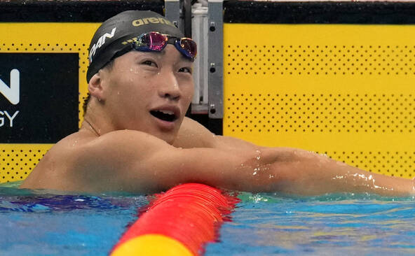 Shin Ohashi établit un nouveau record du monde du 200 m brasse