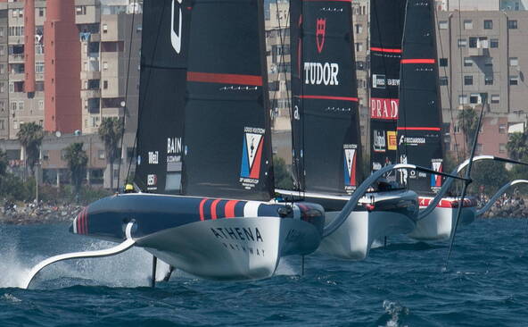 Coupe de l'America: Alinghi veut franchir un cap à Naples