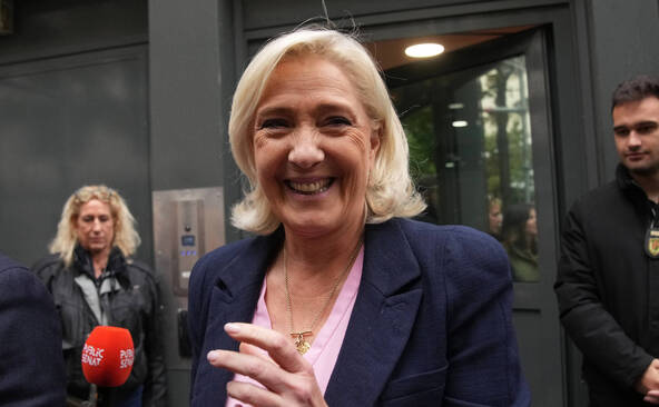 France: record d'élus pour l'extrême droite au Sénat