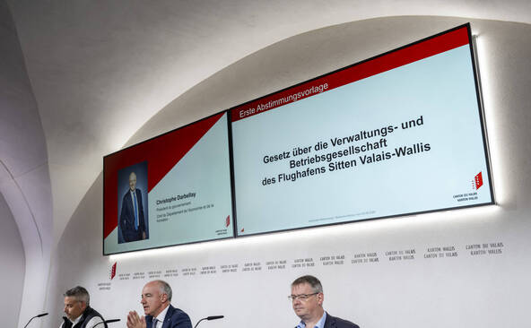 Valais: avenir de l'aéroport de Sion et salaire minimum en question