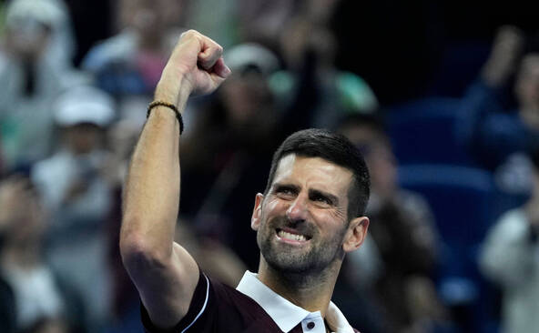 Djokovic s'en sort une nouvelle fois de justesse