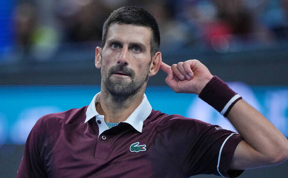 Djokovic décroche son 102e titre après l'abandon d'Alex de Minaur