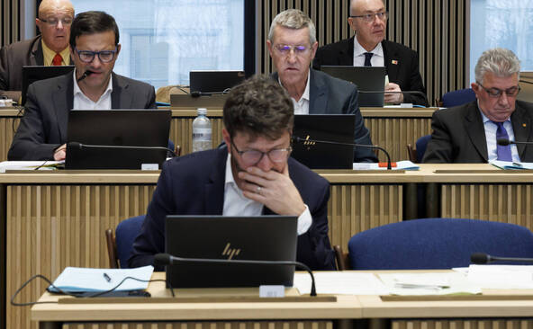 Deux députés quittent LJS et rejoignent les Vert'libéraux