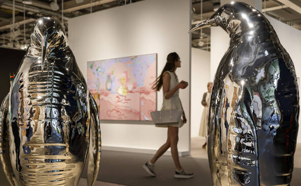 Chez les fortunés, la génération Z flambe dans l'art