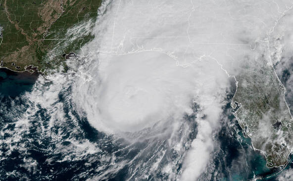 L'ouragan Isaias touche terre en Floride