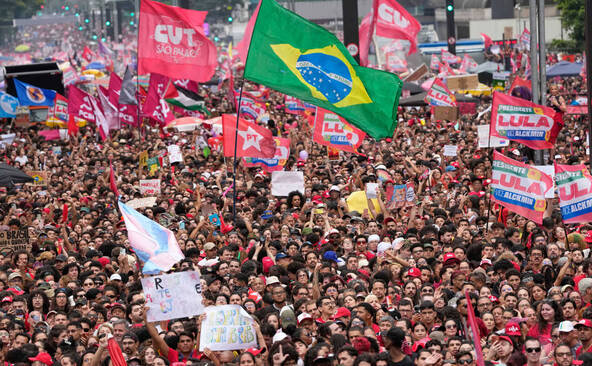 Brésil: Lula mise sur l'allègement de la semaine de travail