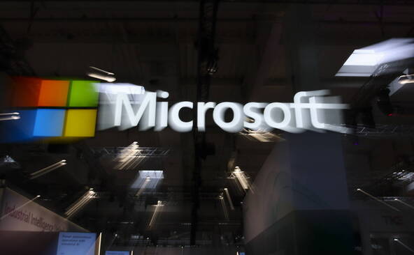 Microsoft va donner priorité à ses puces pour faire tourner son IA
