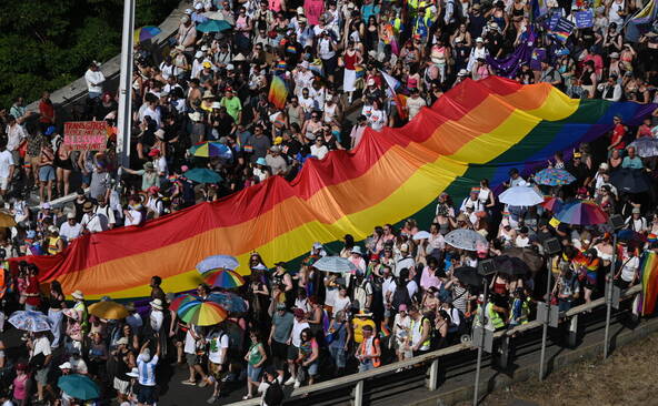 La Hongrie supprime un texte anti-LGBT+ de Viktor Orban