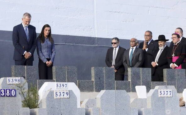 Le roi d'Espagne accueilli par la foule à Ceuta