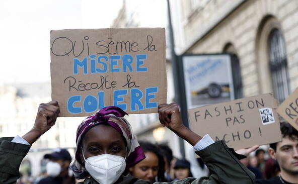 La tension monte dans les premiers rassemblements en France
