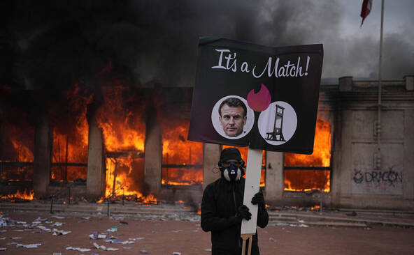 La tension monte dans les premiers rassemblements en France