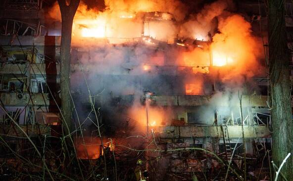 Ukraine: un mort et des blessés à Kiev dans un bombardement russe