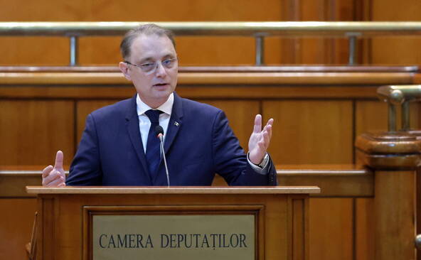 Le Parlement roumain approuve un gouvernement pro-UE