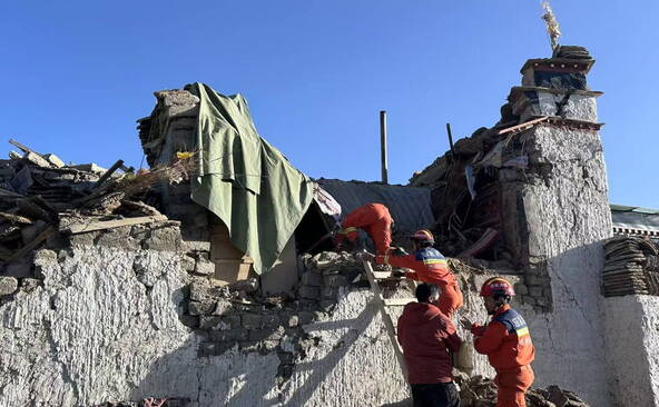 Chine: un séisme de magnitude 7 frappe le Tibet