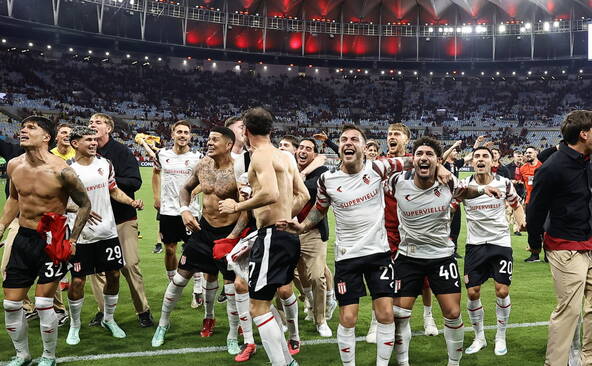Estudiantes rejoint Palmeiras en finale