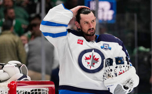 Les New Jersey Devils engagent le gardien vedette Connor Hellebuyck