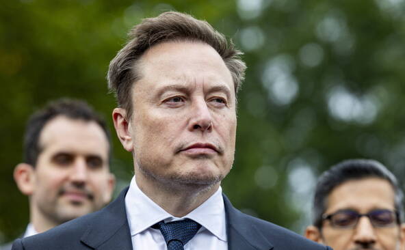 SpaceX emprunte 40 milliards pour financer l'achat de puces IA