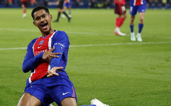 Victoire contre Lyon et première place pour le PSG