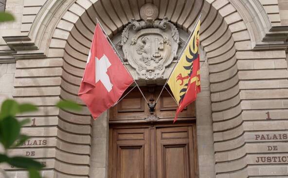 Gynécologue accusé d'attouchements: son procès attendu déjà suspendu