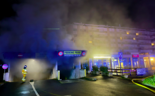 Un incendie souterrain a mobilisé plus de 60 pompiers à Thônex