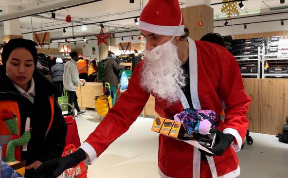 Des cadeaux pour tous: les Colis du cœur fêtent Noël avec 3'400 présents