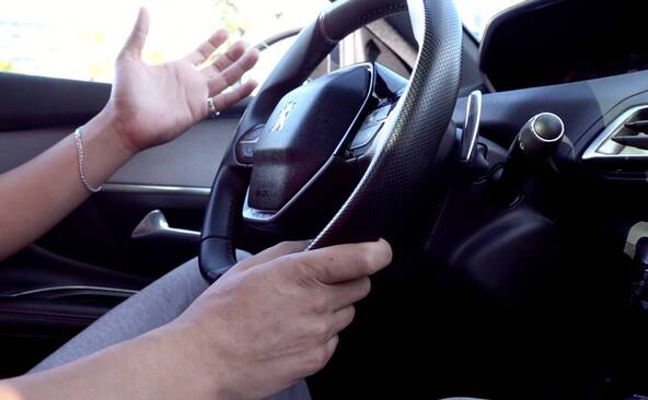 Des chauffeurs VTC genevois déconnectés de la plateforme Uber