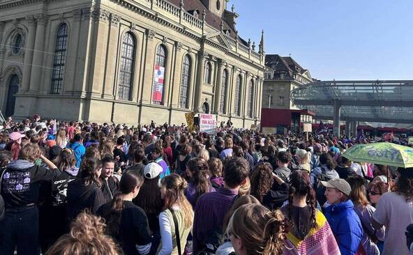 Des milliers de femmes dans les rues pour défendre leurs droits