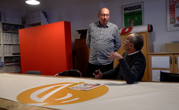 Vigousse fête son 700e numéro et persiste dans la satire romande