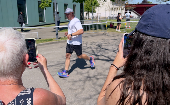 Bernex court à travers le coteau