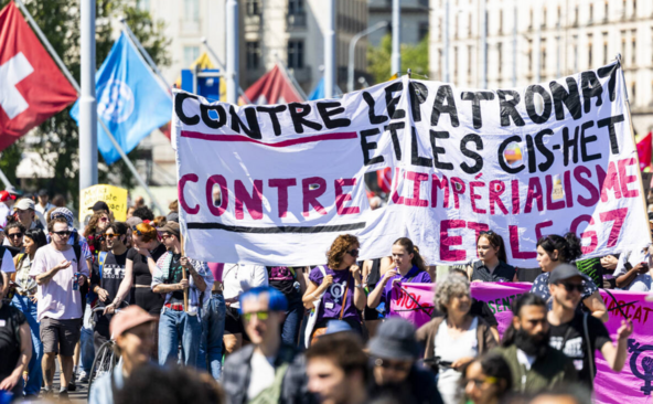 Près des 3000 personnes dans le cortège du 1er Mai à Genève