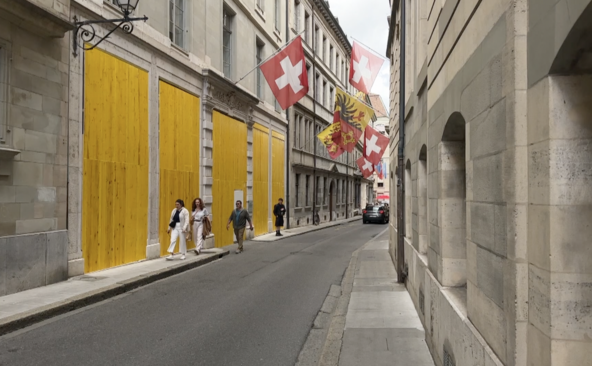 Derrière des palissades, derniers avertissements du Conseil d’État avant le G7