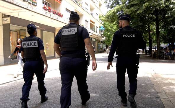 CRS, gendarmes et policiers: Annemasse sous haute protection