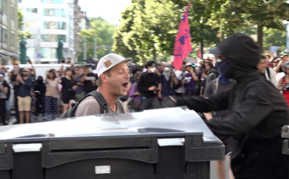Témoignage: le manifestant qui a tenu tête aux casseurs